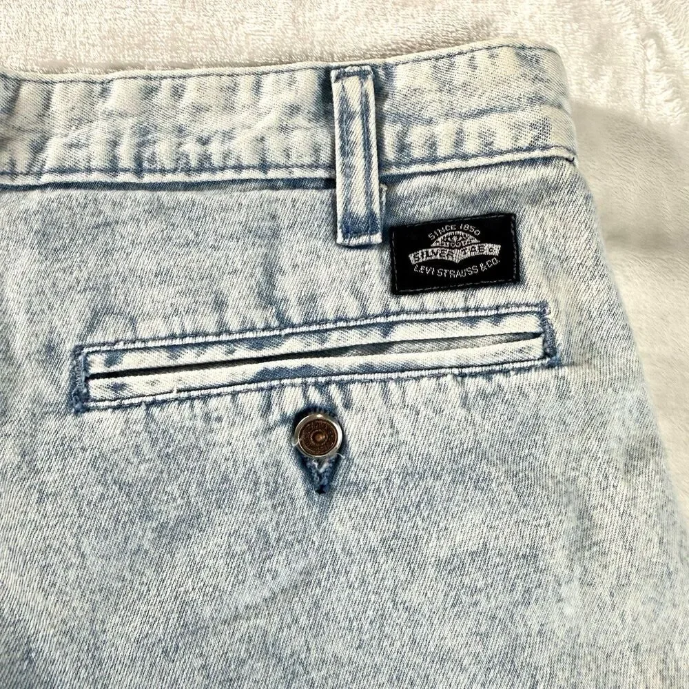 VTG 80s 90s Levi’s Coasters Acid Wash Pleated Denim Shorts Light Wash Jorts